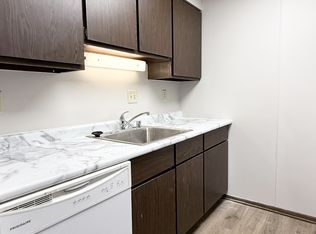 2500 Pheasant Ridge Trl #27, Madison, WI 53713