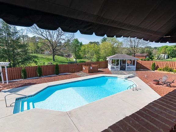 5th image of 209 Lakeside Dr Lot 203-207