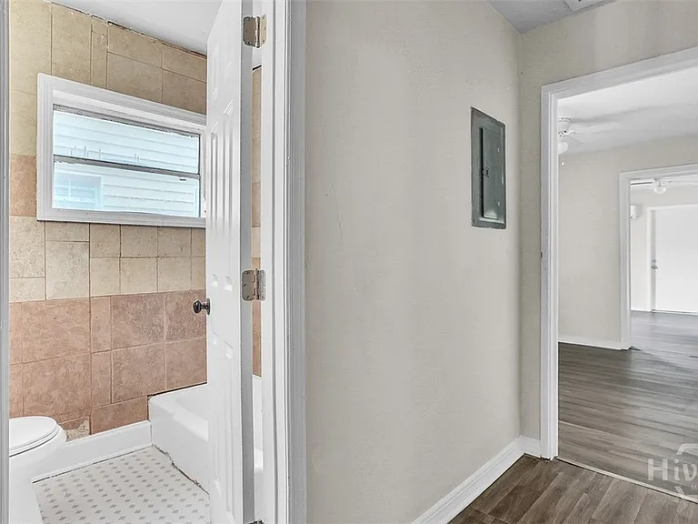 1013 Carroll St — Photo 7