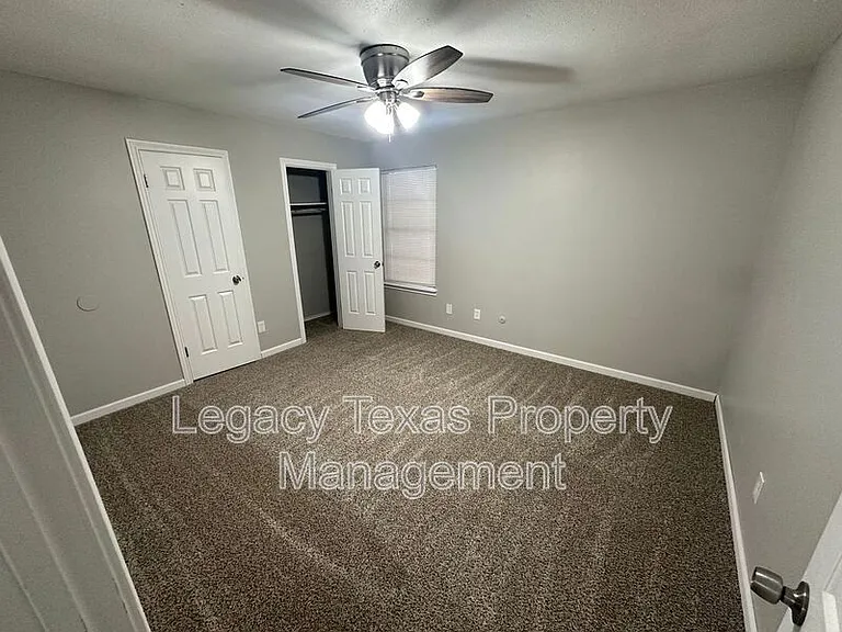 1608 Sun Valley Dr #D — Photo 18