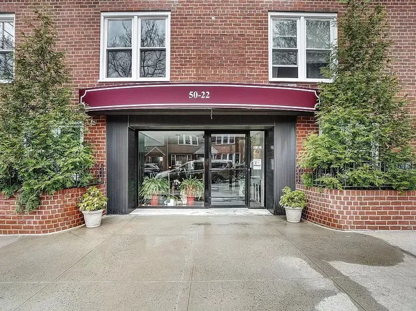 5022 40th St APT 4B, Long Island City, NY 11104