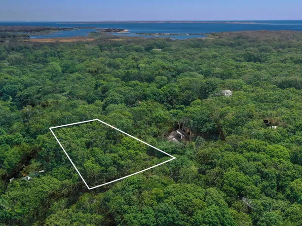 15 Sunburst Ln, East Hampton, NY 11937