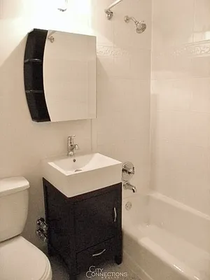 Rented by City Connections Realty | media 26