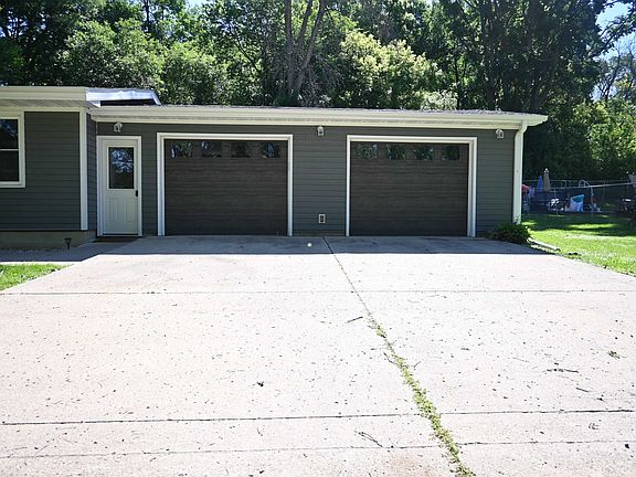 3rd image of 103 Walnut St