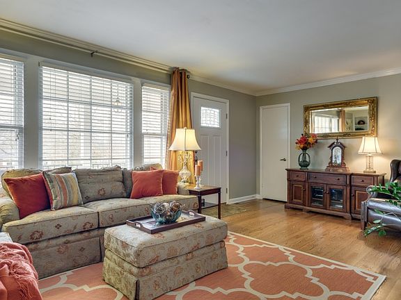 3rd image of 6707 Greeley Dr