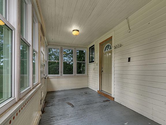 2nd image of 101 4th Ave S