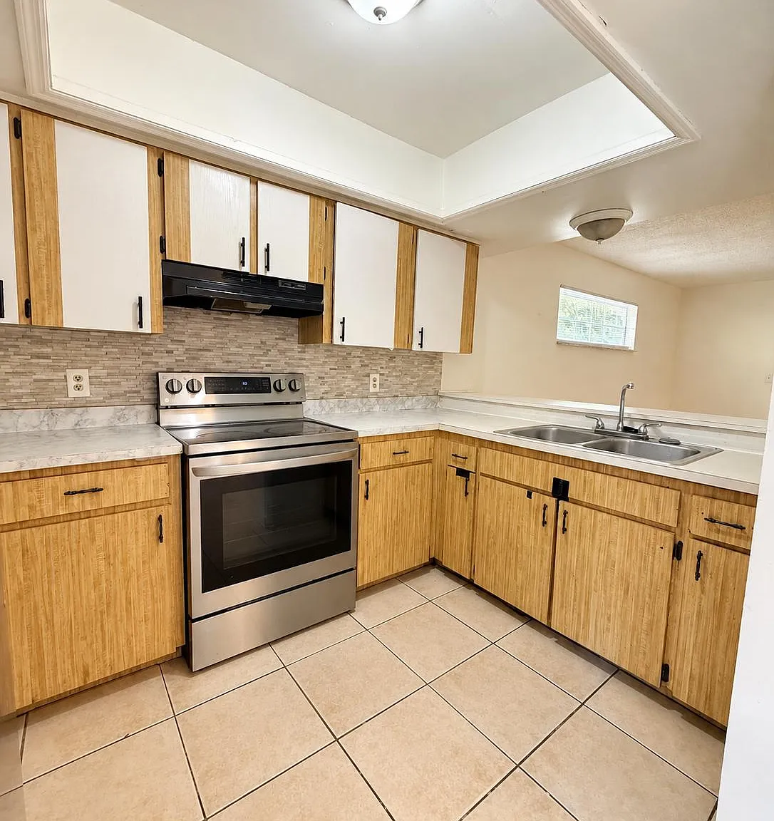 2 bed, 1.5 bath, 1064 sqft, $1,275 — Photo 3