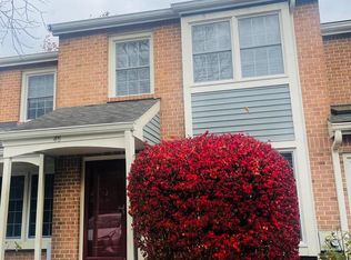 46 Stonehurst Ct, Chesterbrook, PA 19087