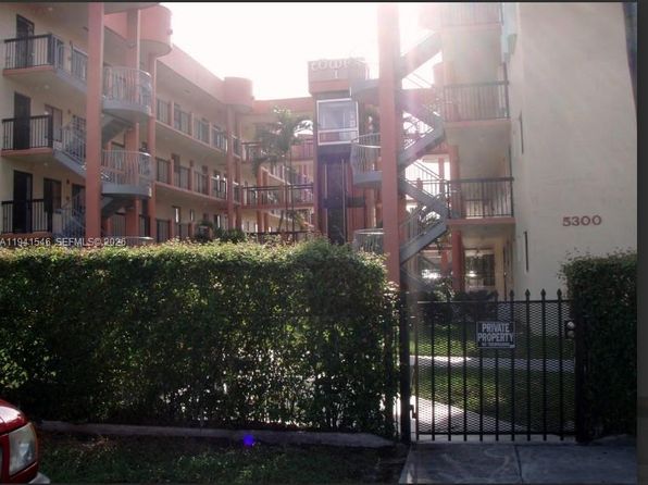 5290 W 21st Ct APT 405