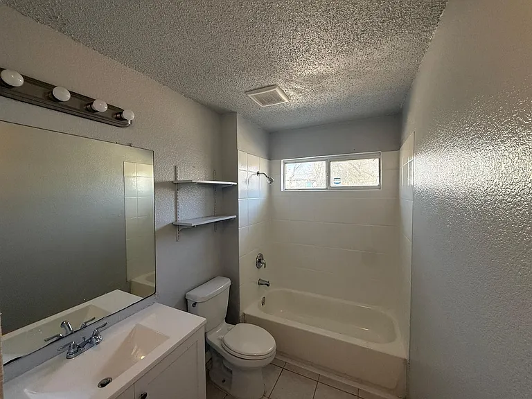 1311 Hortencia Ave #B — Photo 10