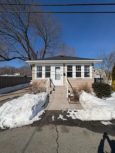 39 Mawney Ave Photo 1