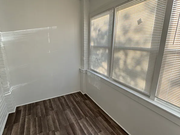 7945 S South Shore Dr #2S, Chicago, IL 60617