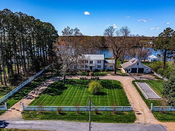 2nd image of 412 Greenfield Dr