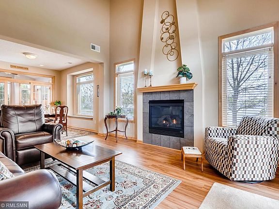 5th image of 418 Aqua Cir