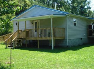 66 Yellow Jacket Ln, Evans, WV 25241