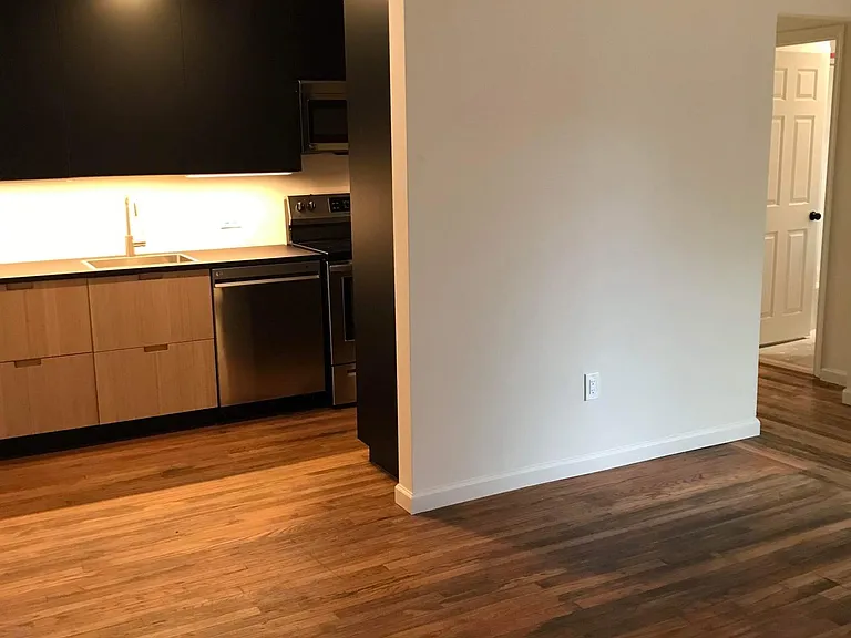 6706 SE 69th Ave — Photo 5