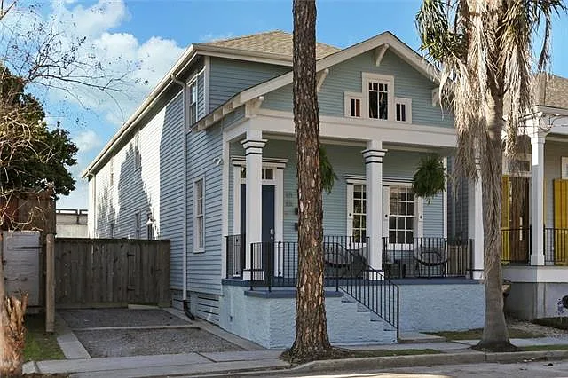 3 bed, 2.0 bath, 2195 sqft, $2,200 — Photo 2