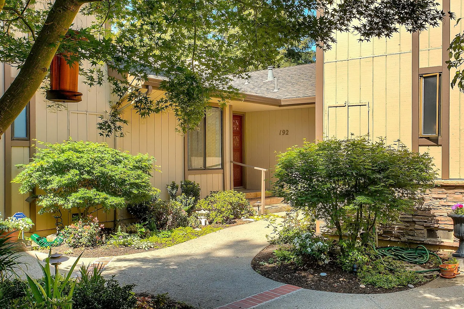 192 Alamo Square Dr photo 1