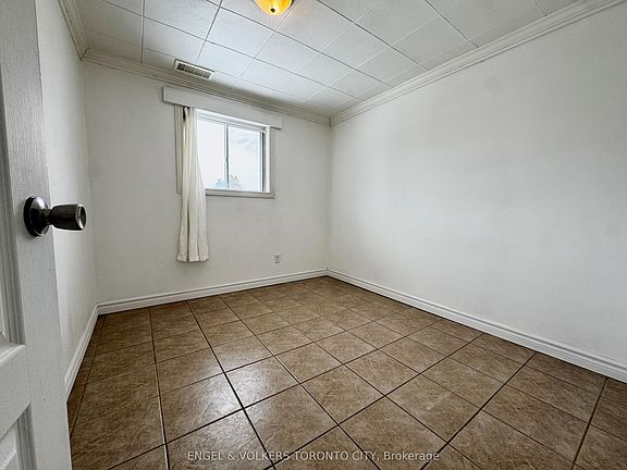 5th image of 41 Essa Rd S #2