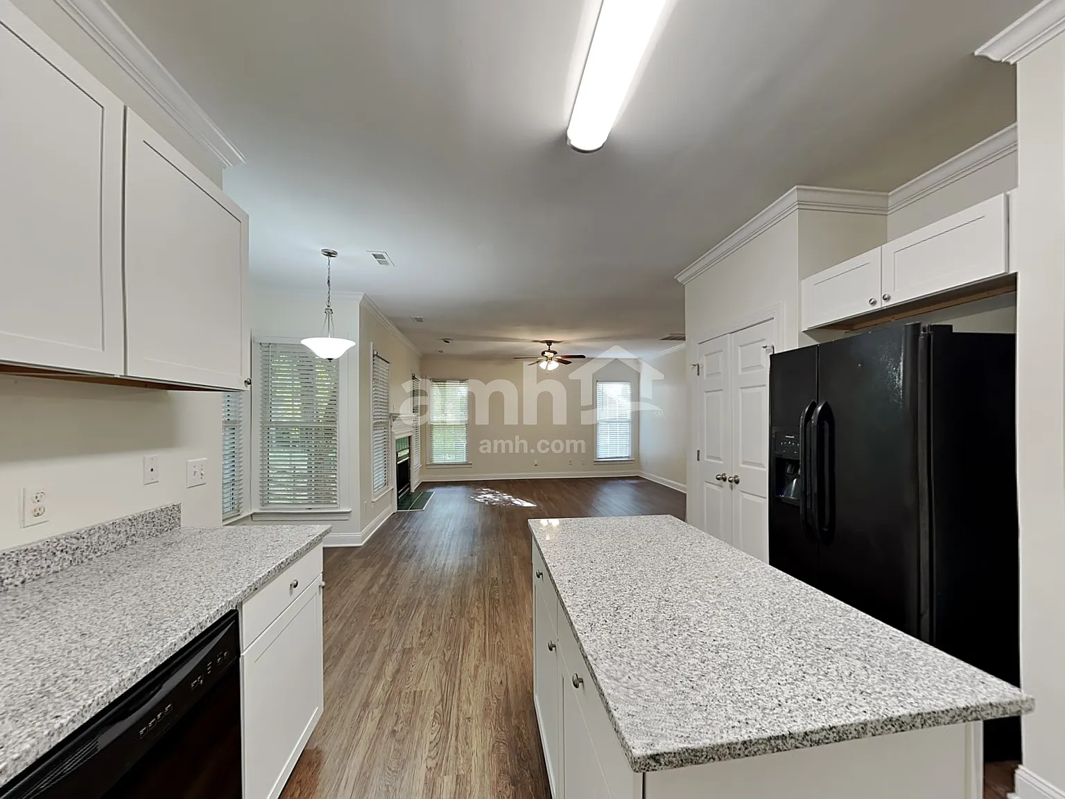 4 bed, 2.5 bath, 2057 sqft, $2,390 — Photo 4