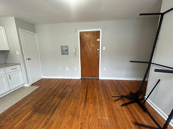 5th image of 3416 Spring Garden St #33
