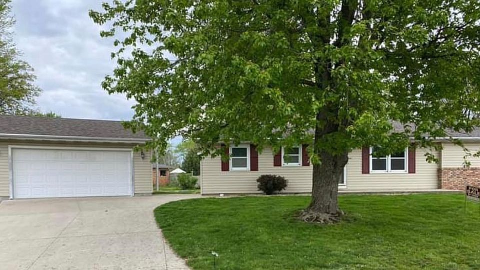 1st image of 1002 Valley Dr