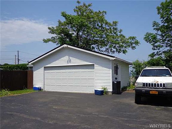 2nd image of 4200 Lasalle Ave #1