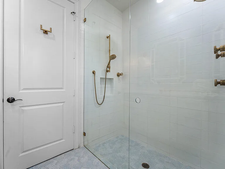 1022 Walnut Ter — Photo 34