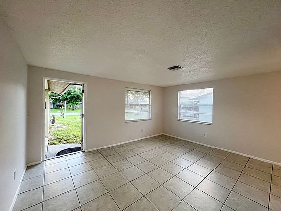 5th image of 2716 52nd Avenue Dr W #1BA-728SQFT