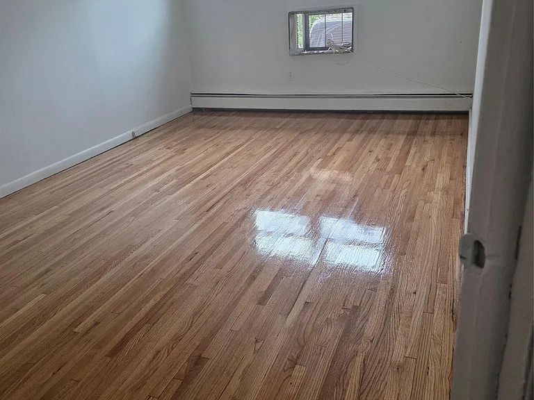 2700 Harding Ave — Photo 1