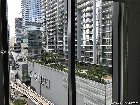 5th image of 31 SE 6th St APT 1803