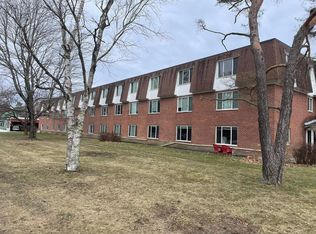 8 Reservoir Rd, Hanover, NH 03755