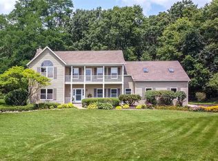 8230 Snaresbrook Ct, Roscoe, IL 61073