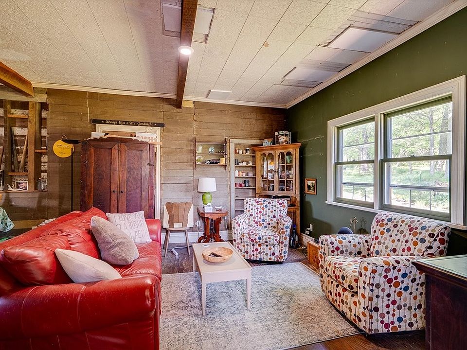 13th image of 7480 Beech Hill Rd