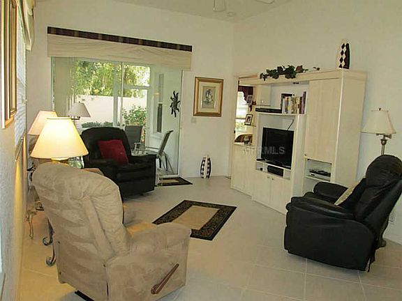 3rd image of 1218 Berkshire Cir