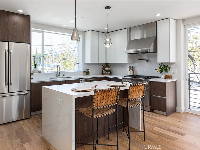 2824 Rowena Ave #C — Photo 11