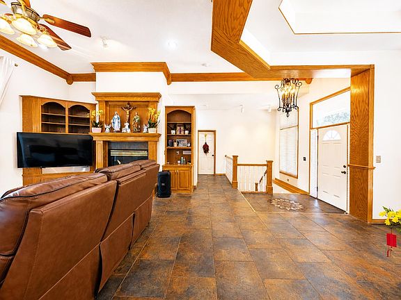 2nd image of 8253 E Oxford Ct