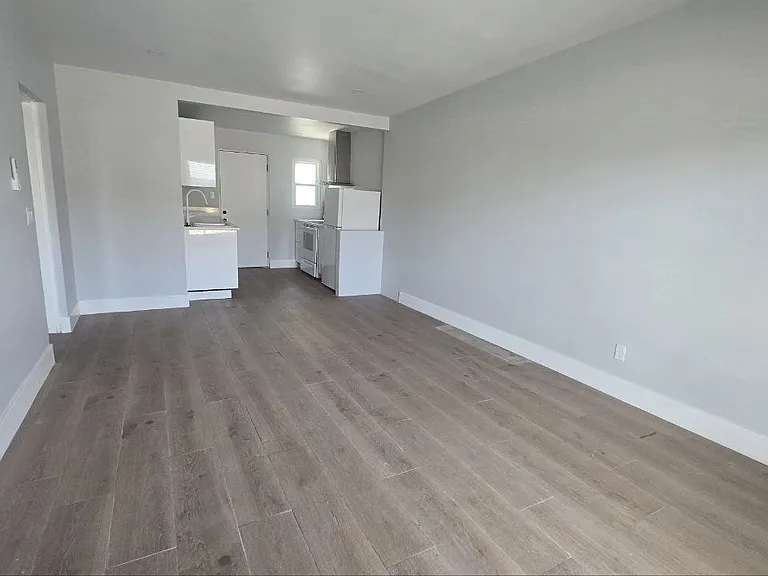 1000 Lewis Ave #1004 — Photo 4
