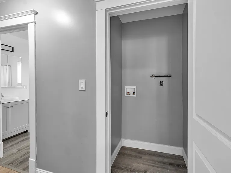 49 Virgil Ave — Photo 15