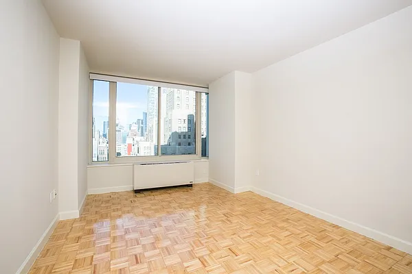 Rented by Stonehenge NYC LLC | media 8