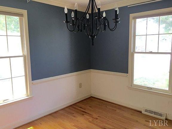 3rd image of 146 Poplar Forest Dr