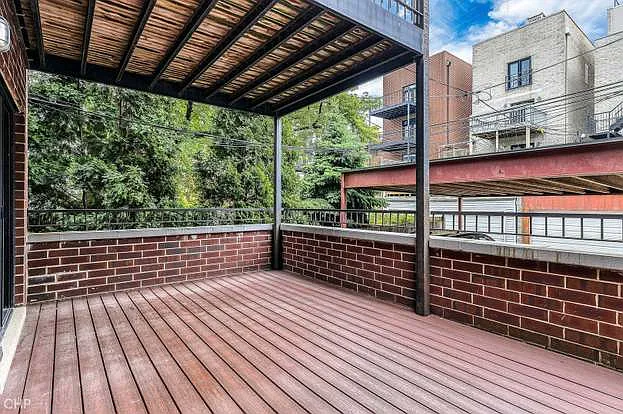 821 W Roscoe St #1 — Photo 100