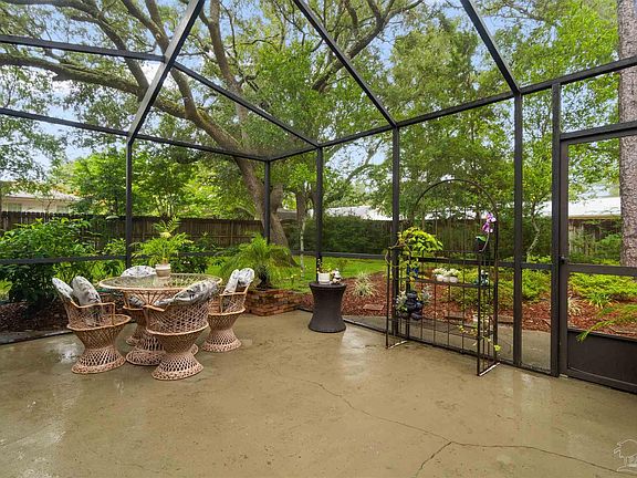 5th image of 4860 Woodcliff Dr