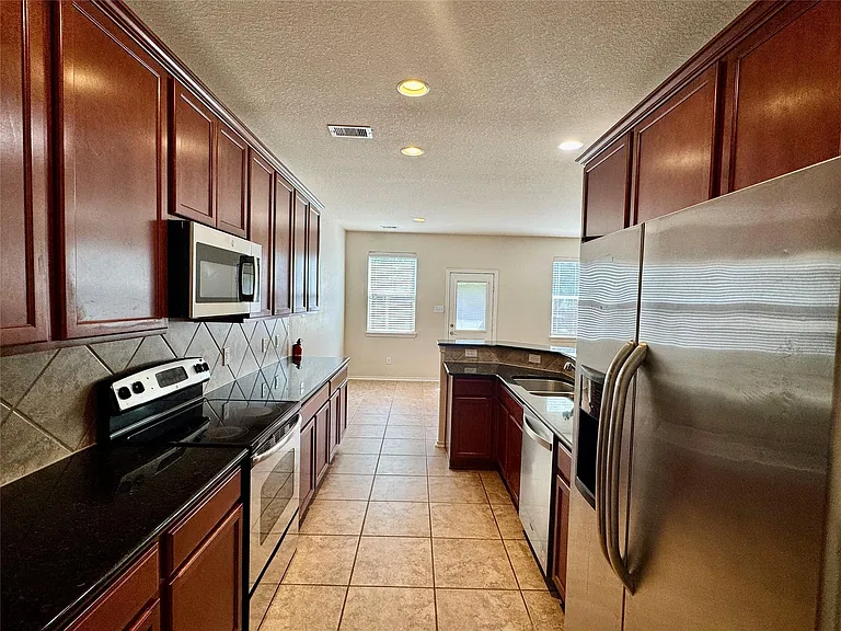 6407 Densberry Ln — Photo 6