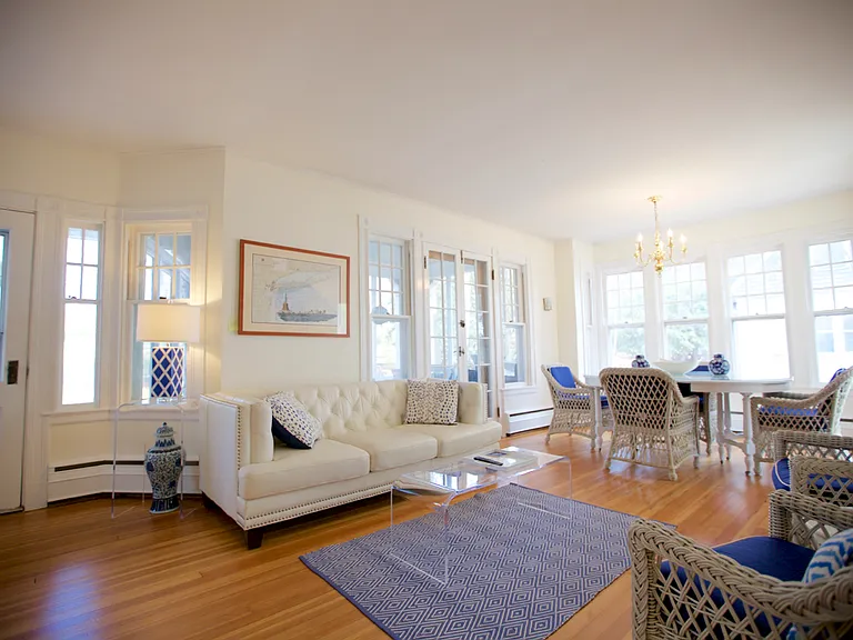 26 Winthrop Rd — Photo 4