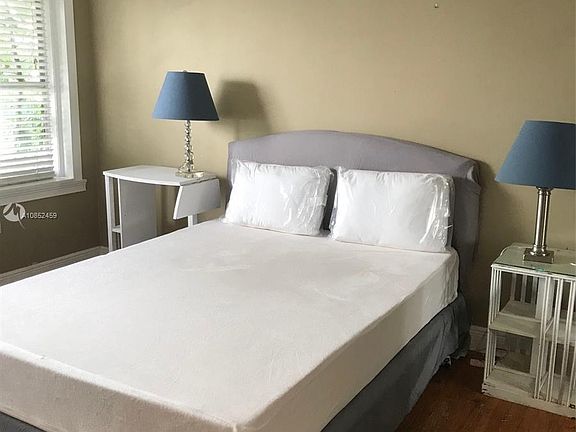 2nd image of 1555 Pennsylvania Ave APT 208