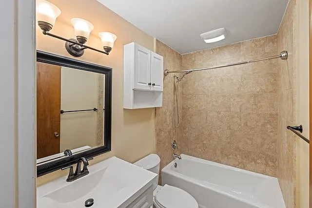 Park Plaza Apartments — Photo 23