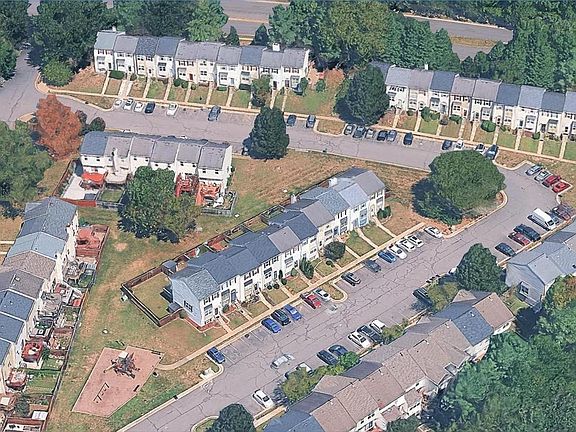 2nd image of 3072 Antrim Cir