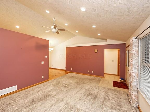 4th image of 18 Brook Run Ct