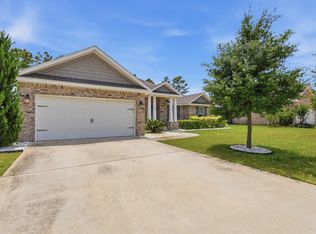 322 Sweet Tea Ln, Freeport, FL 32439